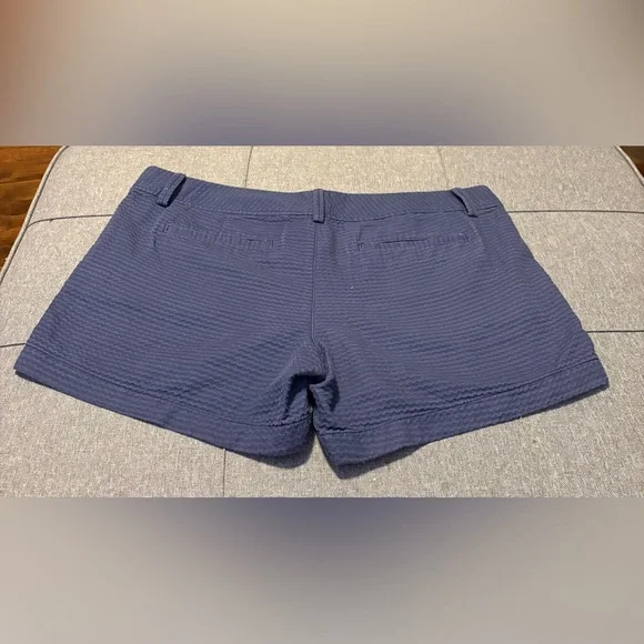 Lilly Pulitzer The Callahan Shorts Blue Beaded Embroidered Lobster Patch size 14 - Picture 9 of 12